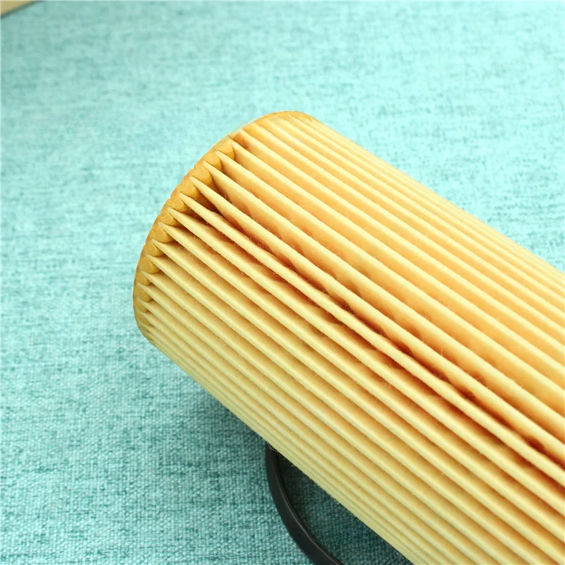 Car Oil Filter 30788490/ 30788821 Car Accsesories Oil Filter for Volvo C30 C70 II S40 II V40 V50 V60 I V70 III XC60 I XC70