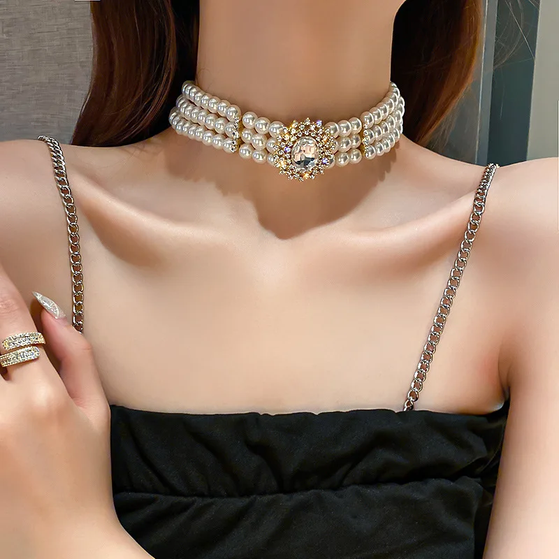 Short Neck Ornament Choker Retro 