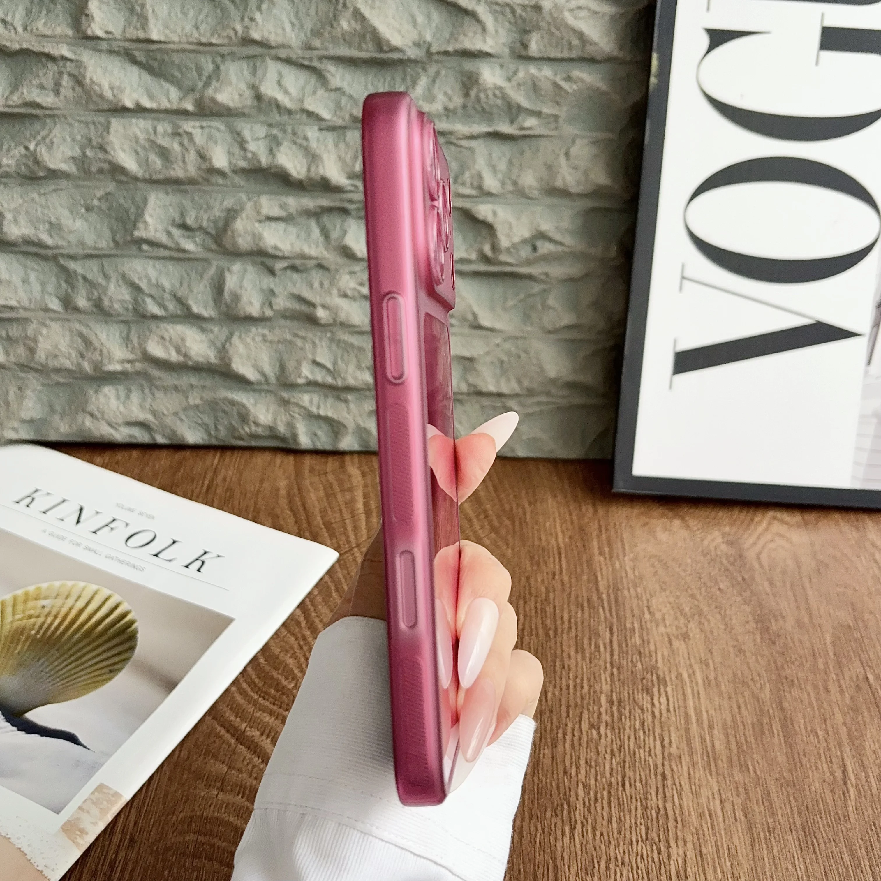 Luxury Ultra Thin Soft TPU Phone Case with Slim Matte Mirror Surface and Translucent Silicone Exterior
