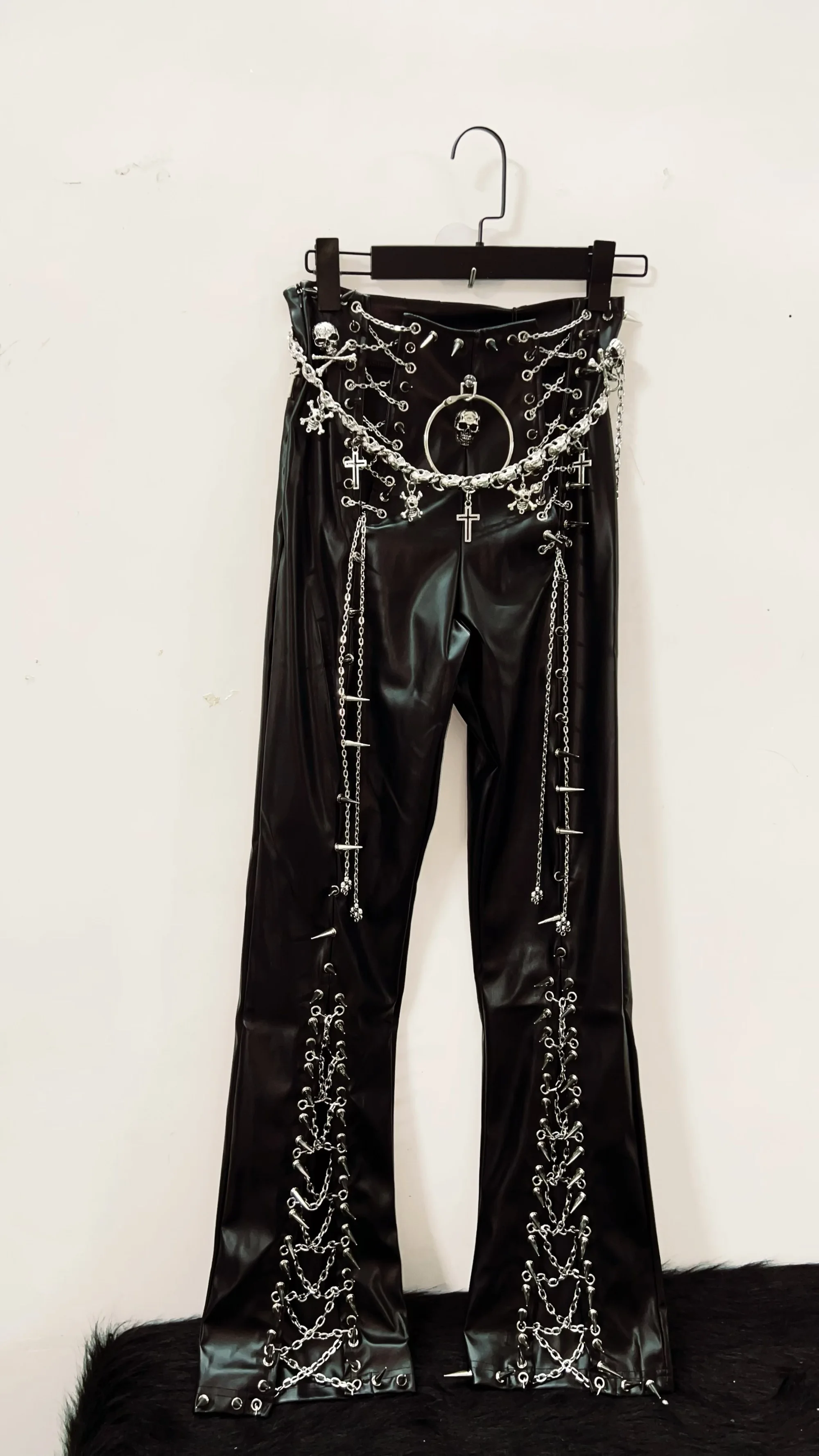 Metal Pendant and Chain Faux Leather Trousers 3
