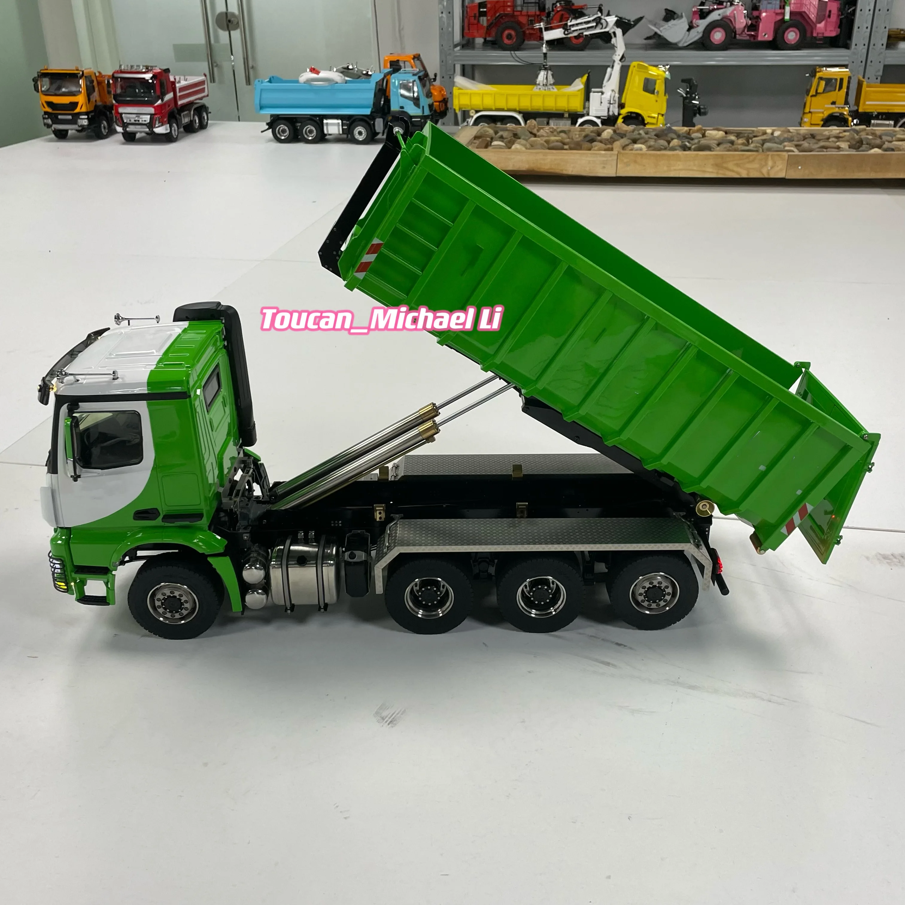 In Stock 8x8 1/14 Hydraulic RC Full Dump Truck Green Metal Roll Off Tipper Car Model Sound Light System Remote Control Toy Model 6