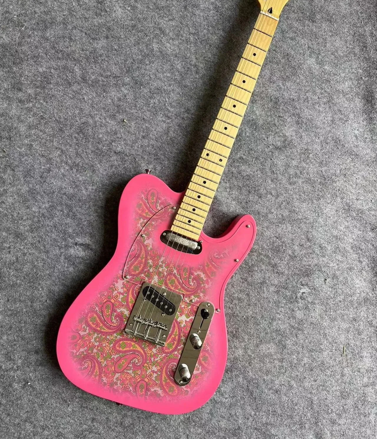 

The high quality basswood Body maple neck custom 6 string Guitars the telecast-er style figure Guitar electric guitars SEWAS