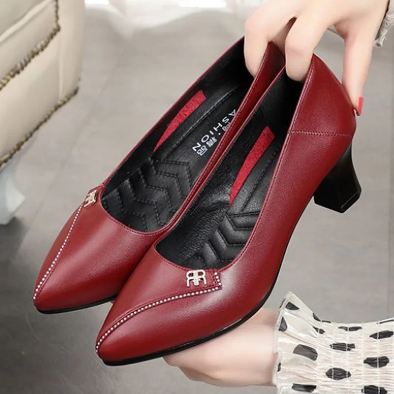 حذاء نسائي أنيق أسود خفيف الوزن مريح للعمل المكتبي...