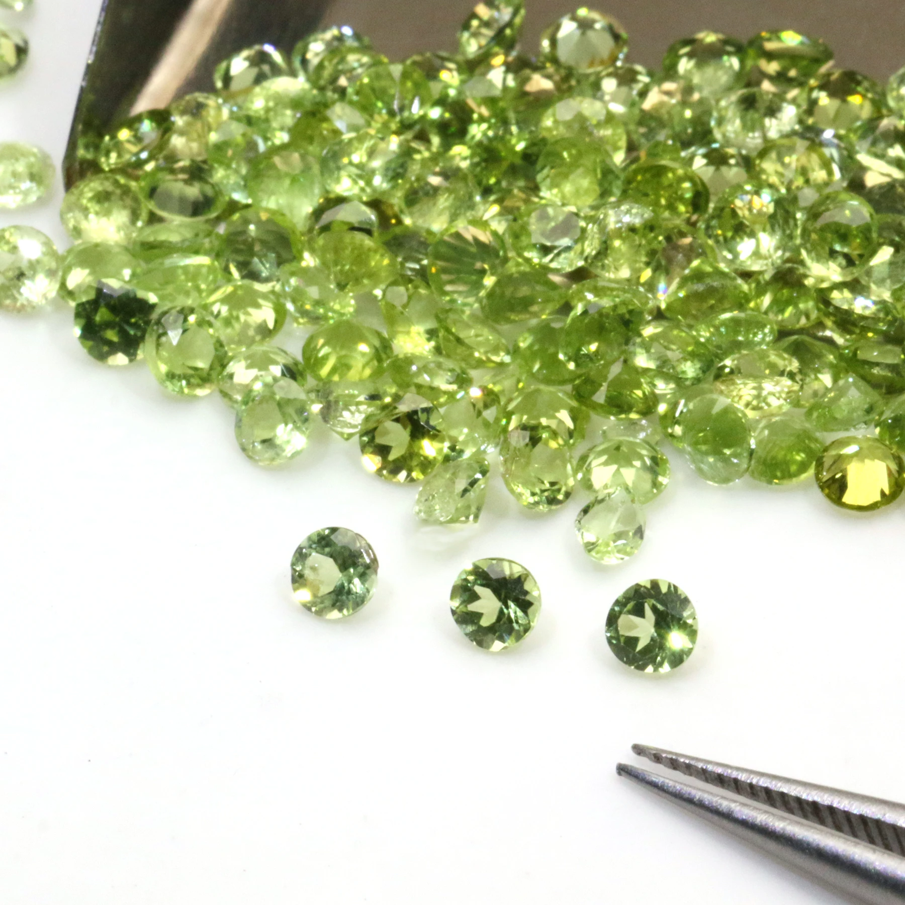 

Natural Loose Gemstones Round Cut 0.8-4.5mm Peridot