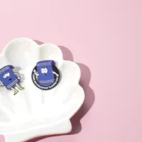 Броши с полотенчиком