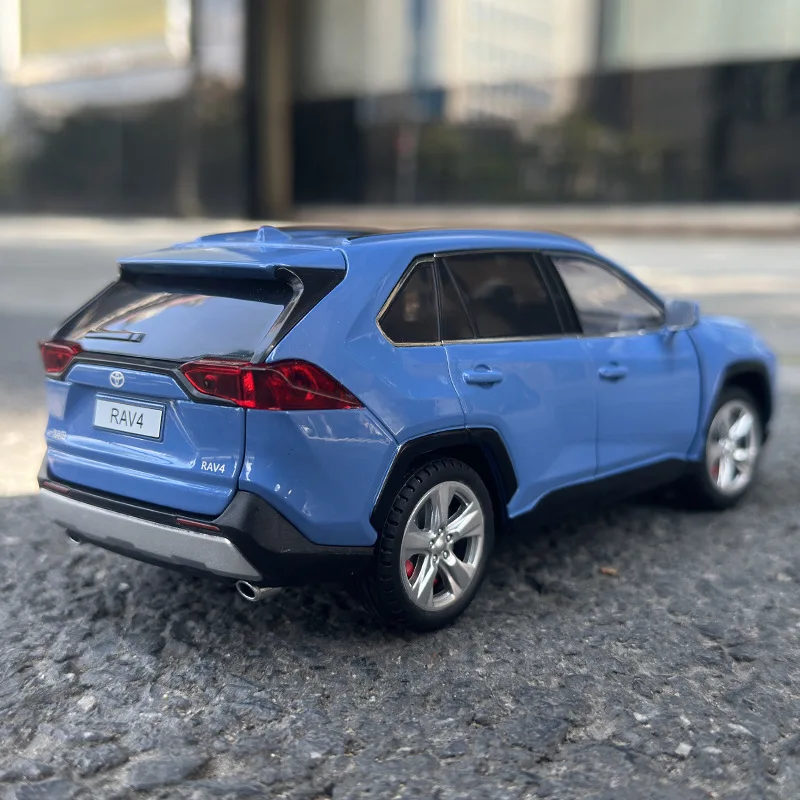 1:24 RAV4 SUV Alloy Model Car Toy Diecasts Metal Casting Pull Back Sound and Light Car Toys For Children Vehicle 3