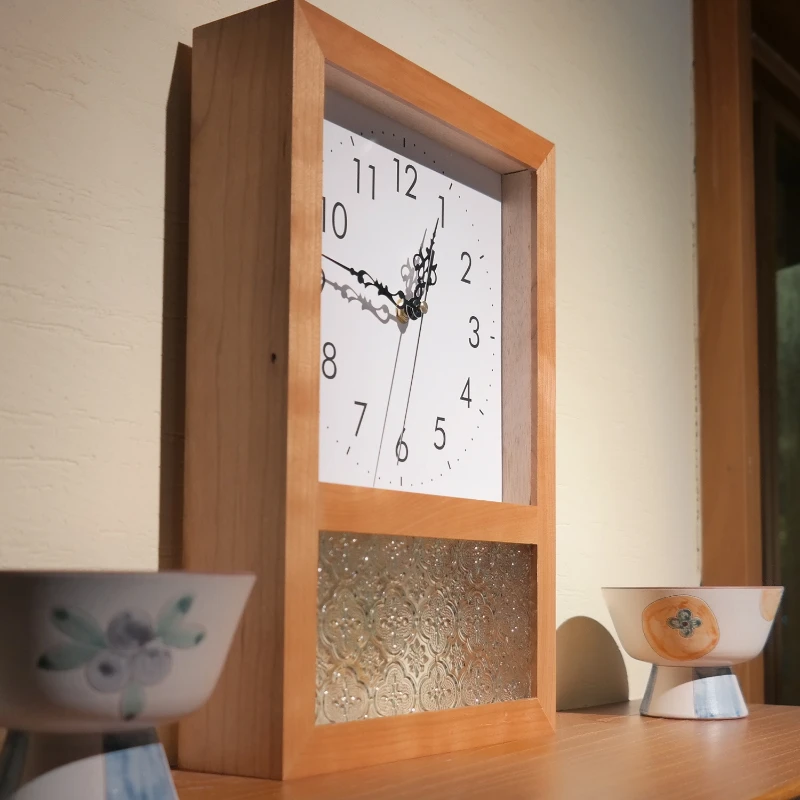 

Cherry wood solid restaurant wall, seat clock, tabletop silent