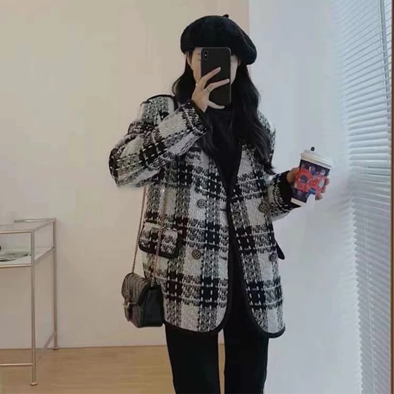 Vintage Woolen Plaid Tweed Jacket Women Black V-Neck Autum Nwinter Coat Korean Fashion Long Sleeve Double Breasted Casual Jacket