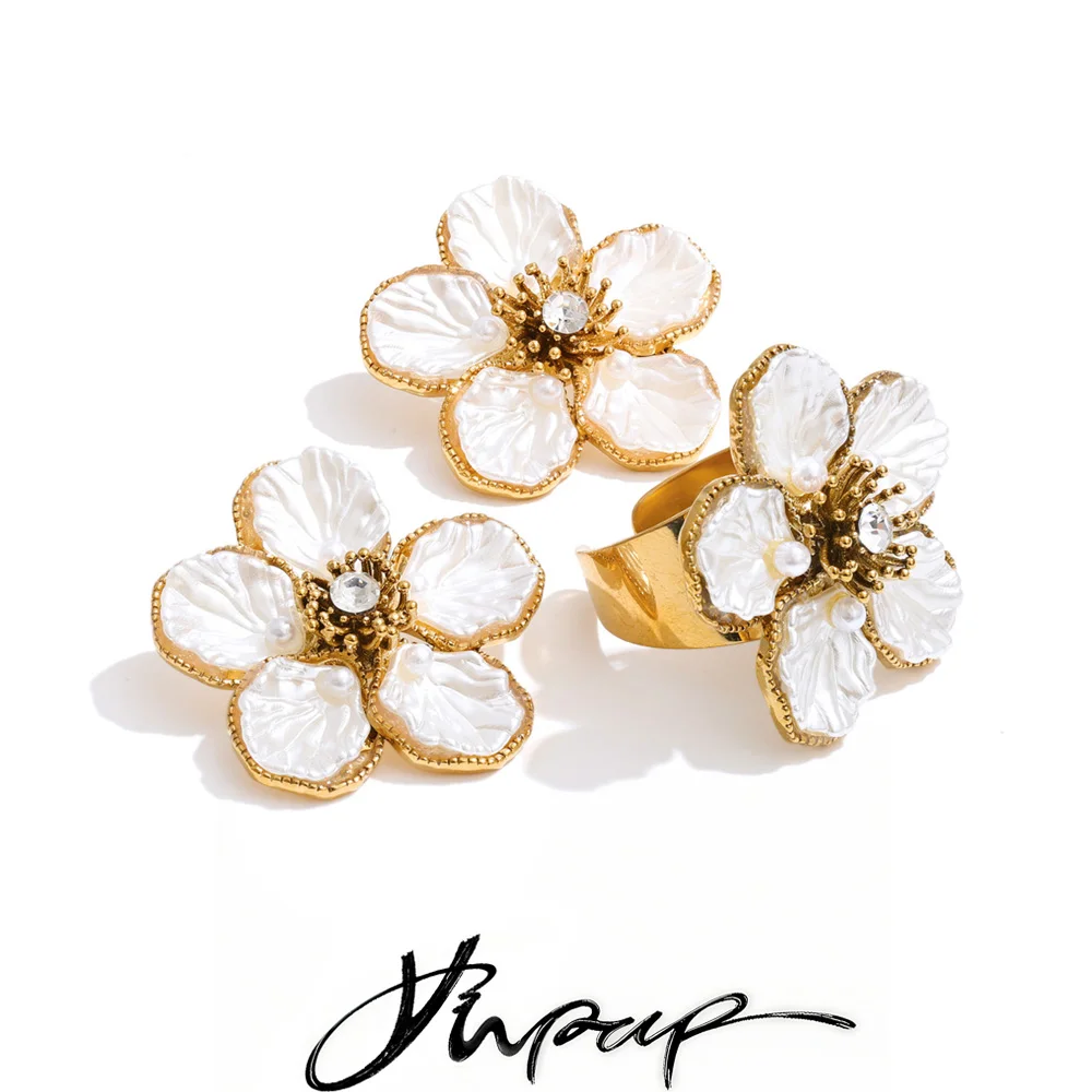 Yhpup Retro Stud Earrings Ring Set