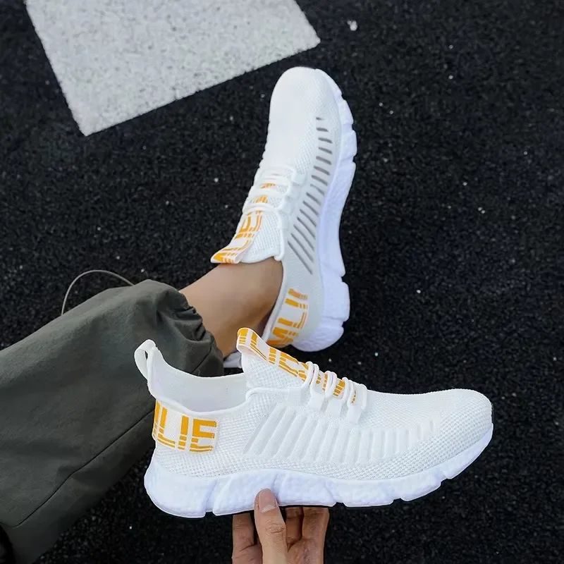 Men's Comfortable Shock-absorbing Design Running Shoes Lightweight Eye-catching Breathable Trendy Grid Anti Slip Casual Shoes 4