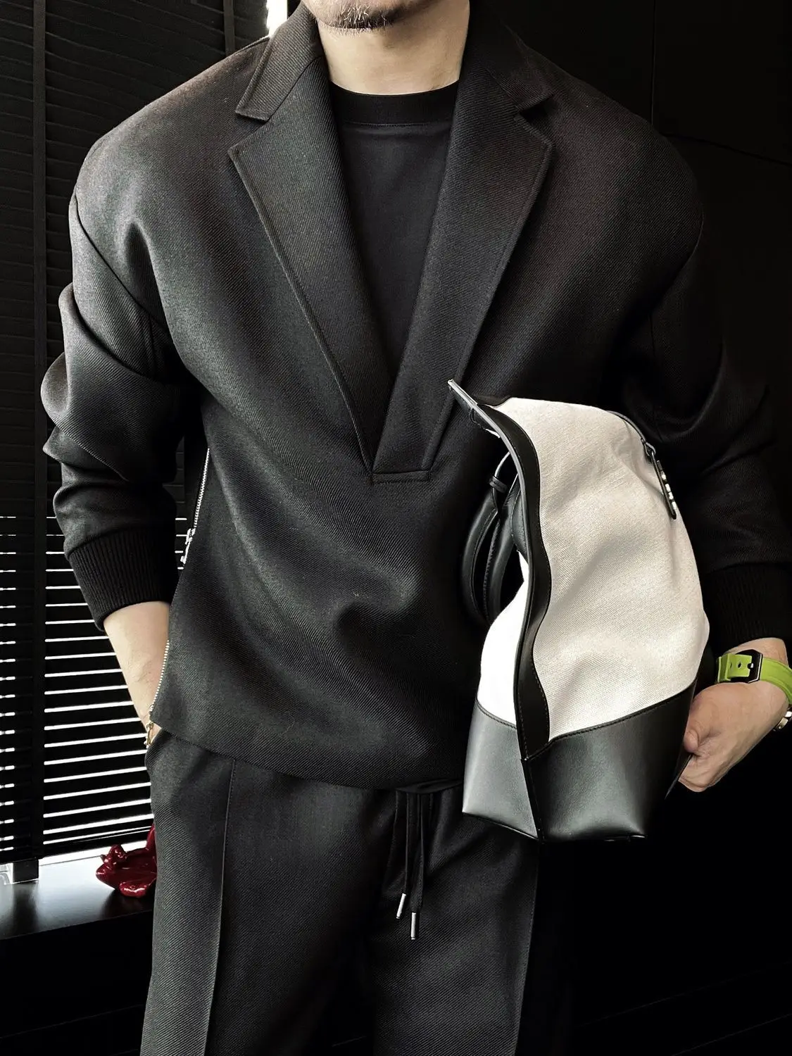 Casual and Simple Men Solid Color V-neck Side Zipper Suit 5