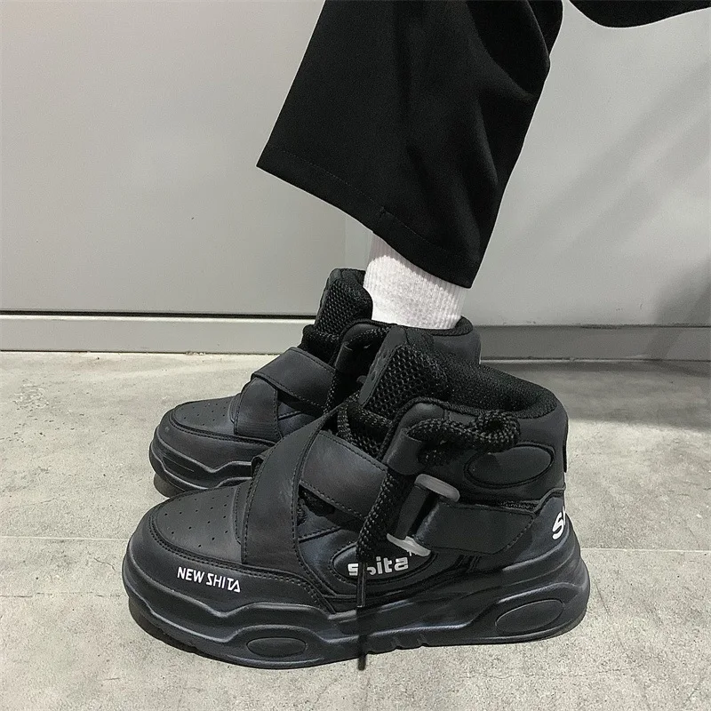 Рисунок 5 - Кроссовки мужские высокие