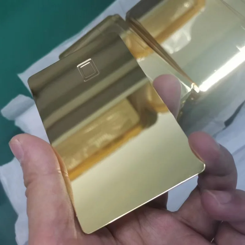 

Пользовательская новейшая заводская цена, Заказная пустая металлическая Кредитная карта с чипом 4442 4428 с магнитной полосой, полоска для подписи