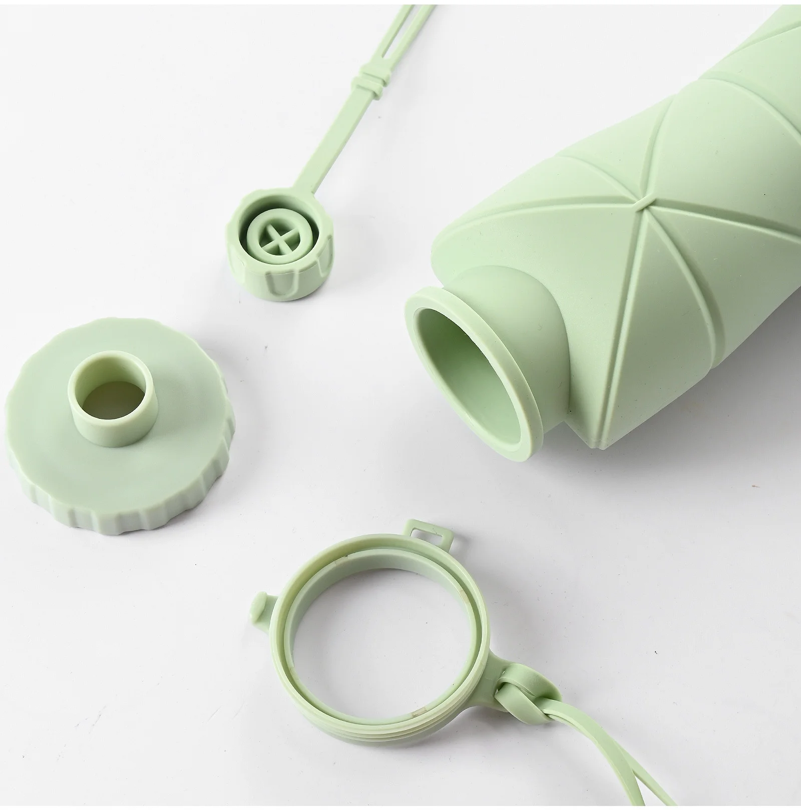 600ML Folding Water Cup Outdoor Travel Sports Portable Silicone High Temperature Resistant Food Grade Telescopic Folding Cup
