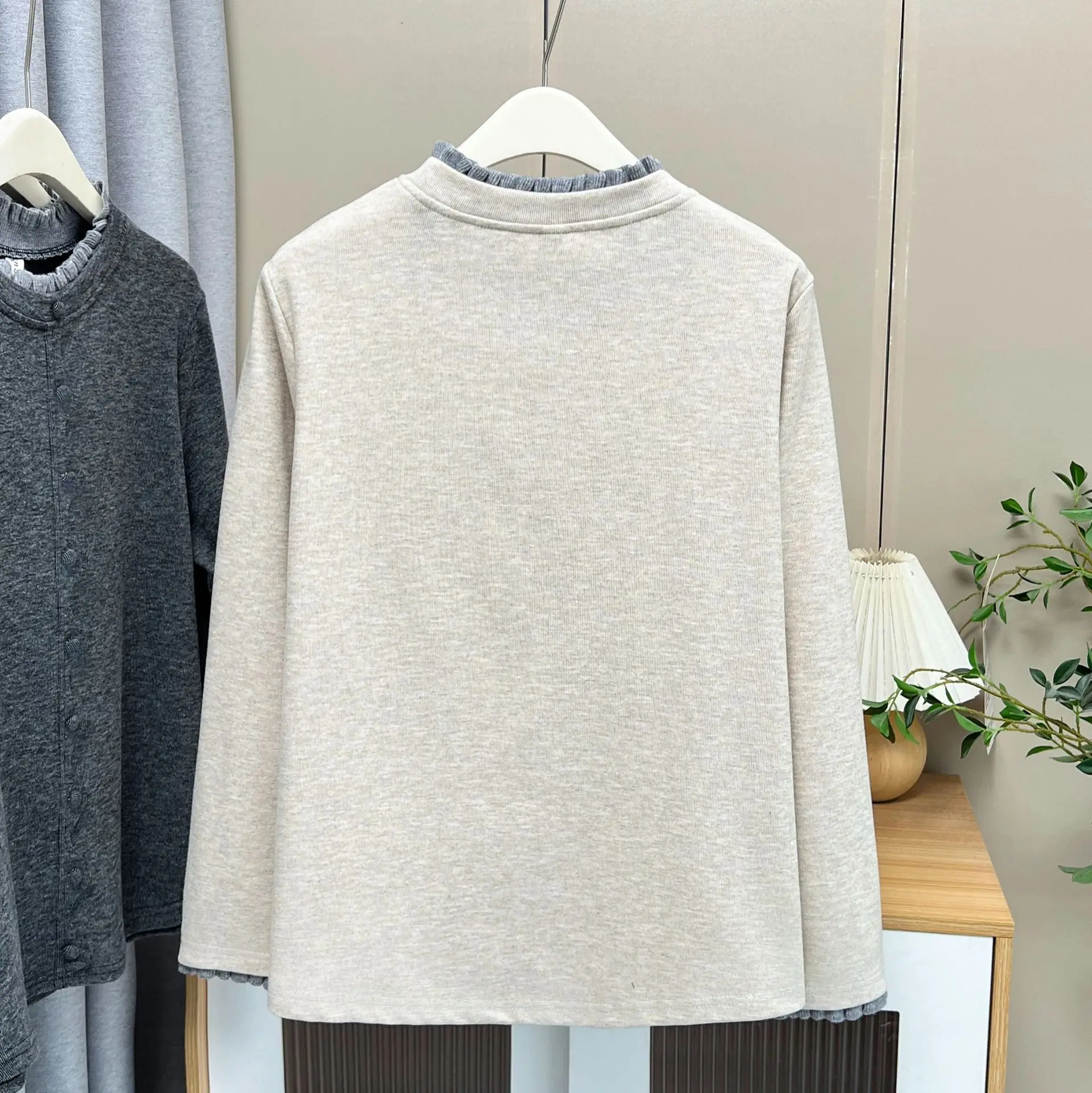 XXXXL Fashion Plus Size Women's T-Shirt Autumn Winter 2025 Casual Fleece Warm Block Color Ruffled Collar Long Sleeved Tops 2552