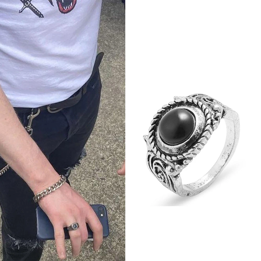 Anillo de Things Eddie Munson para hombre y mujer, anillo Retro de Gema negra de Hiphop Rock, accesorios de de Cosplay, regalo| | -