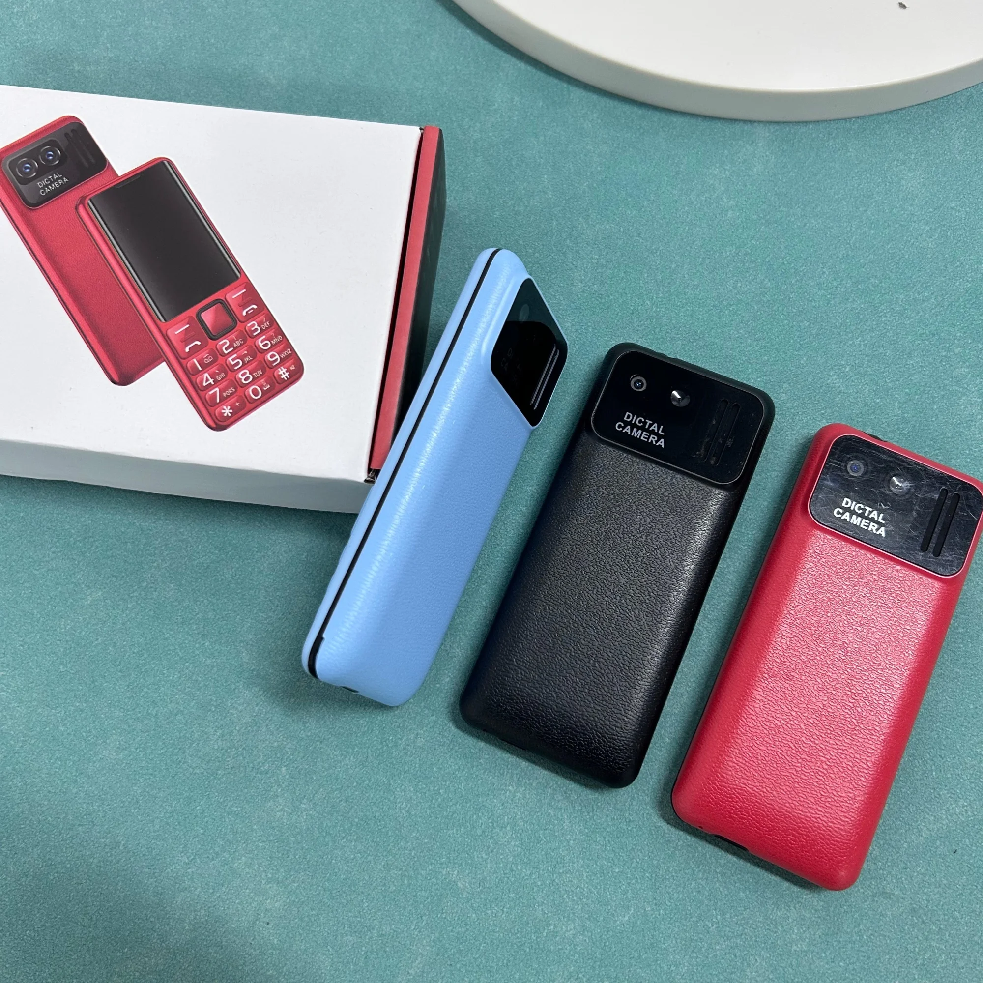 I79 (H6) 4G Elderly Mini Cellphone 2.4Inches TFT Screen 32MB RAM No Camera Torch Dual SIM English Keyboard Mobile Phone