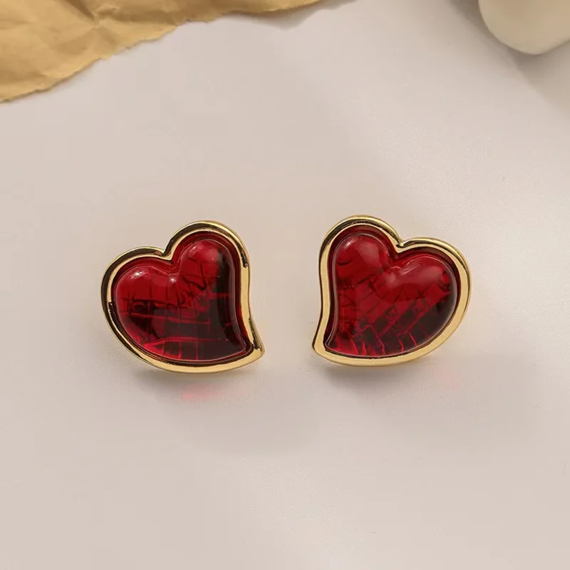 

EYER Vintage Red Heart Resin Stud Earrings With S925 Silver Needle Post Jewelry For Women Girls Charm Ornament