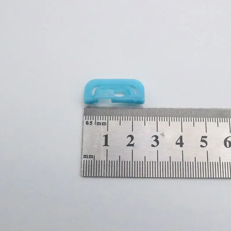 Clip di fissaggio per battiscopa L X H cm 50 pezzi | Leroy Merlin