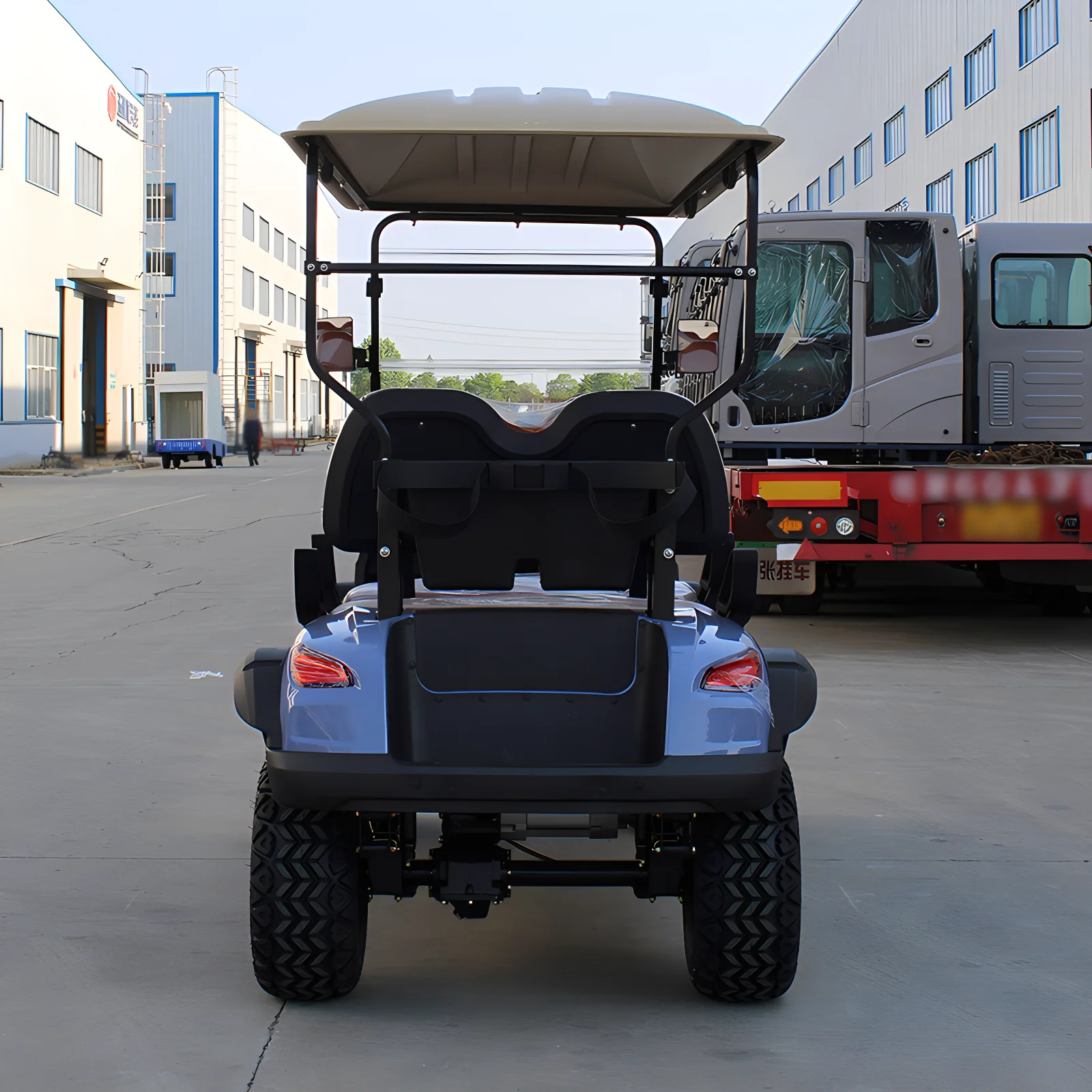 4 6 Passenger Golf Cart 72V Battery Lithium Ion Pack Electric Golf Carts Color can be customized