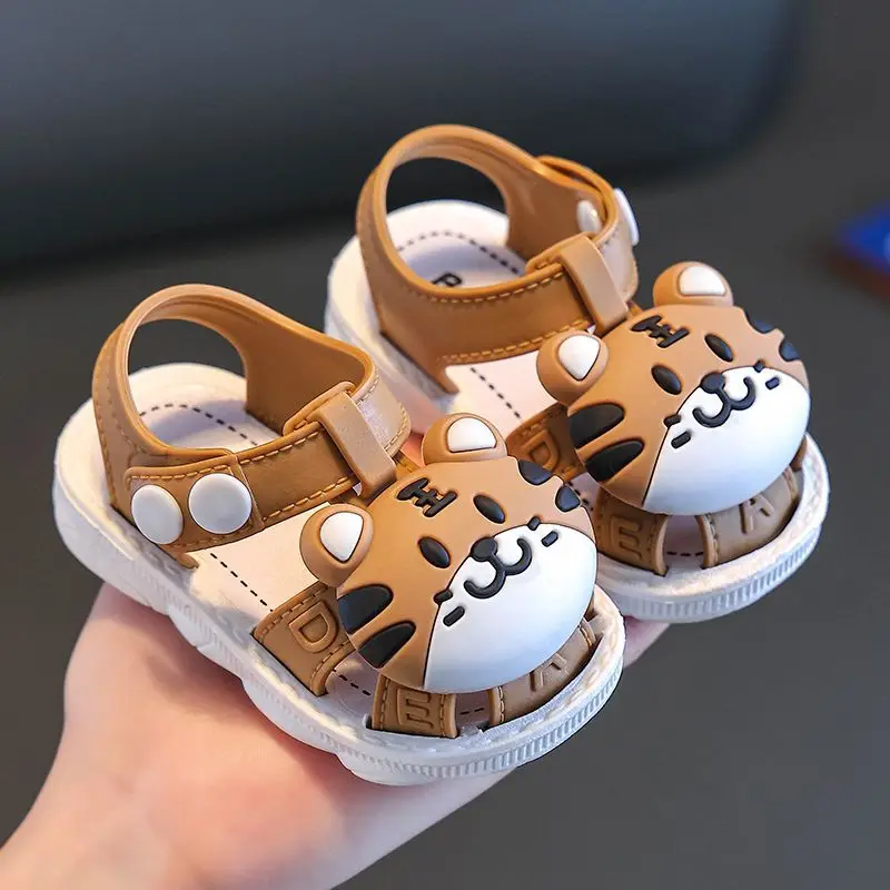 New Children Shoes Versatile Toe Cap Sandal Cartoon Boy Shoe Girl Casual Shoes Anti Slip Soft Soled Baby Shoe Outdoor Walk