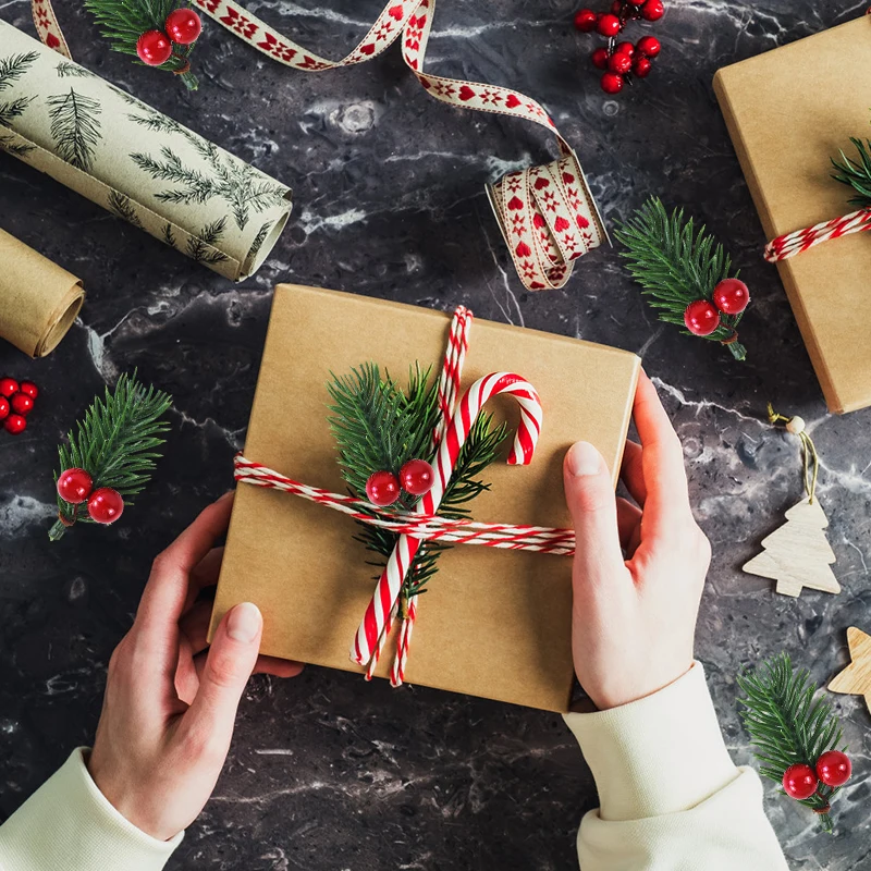 10/20 stücke Weihnachten rote Beere Tannenzapfen Stechpalme Zweige künstliche Tannen nadeln Weihnachts baum Ornament Haupt dekoration DIY Kranz Geschenk – Detail 2