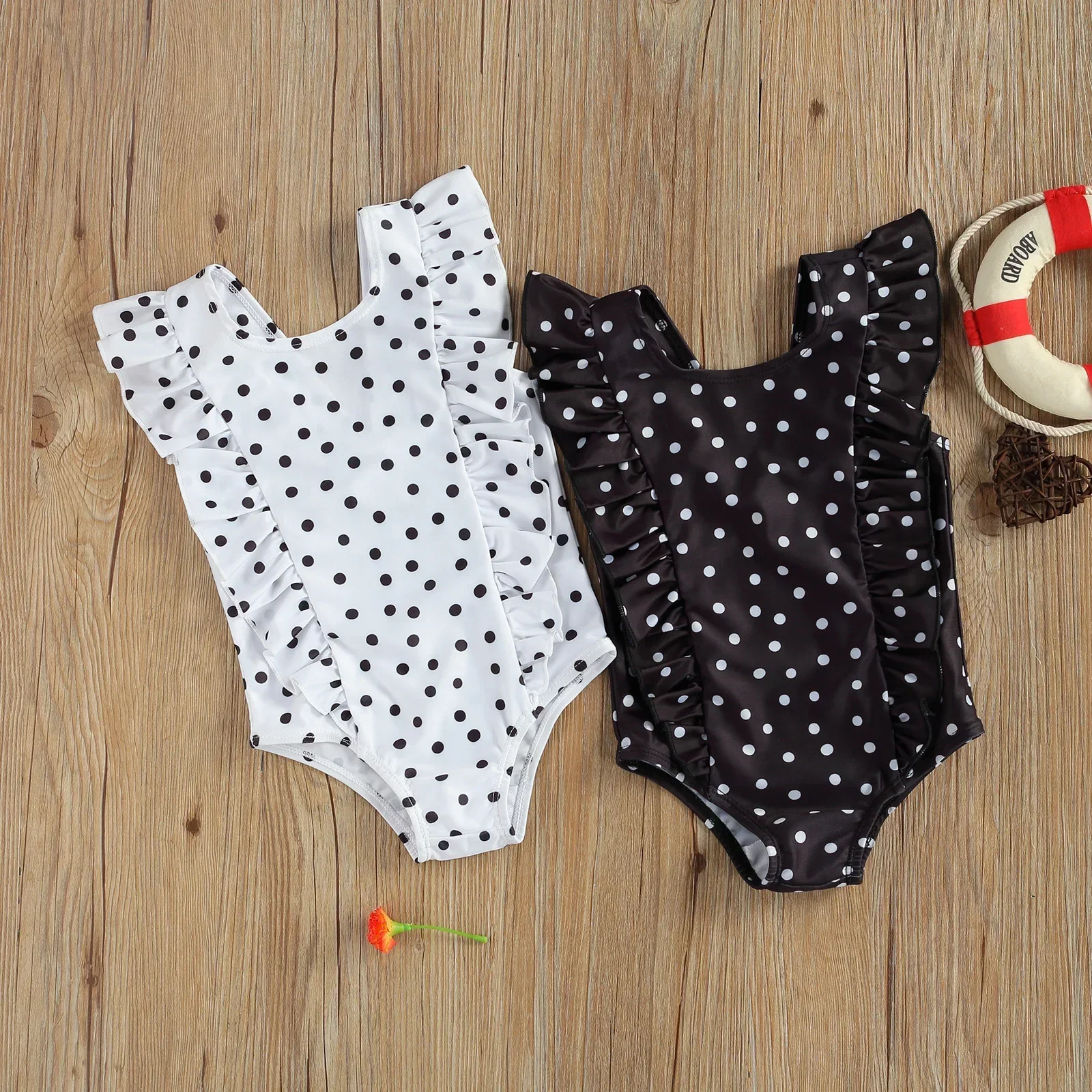 Breathable Little Girls Fashion Swimsuit Summer Children Fashionable Black/White Wave Point Sleeveless Swimwear For Vacation 1