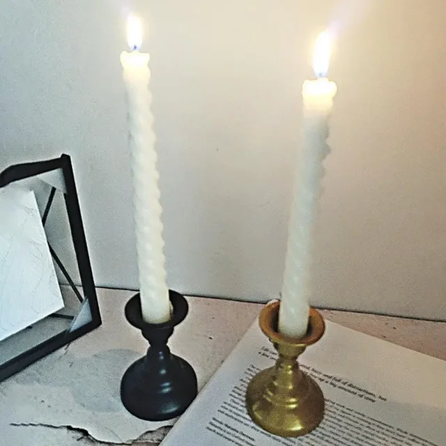 Candle Holder Rust-proof Simple Style Retro Appearance Decorative Iron Candle Display Stand Dining Table Ornament Home Supplies 4