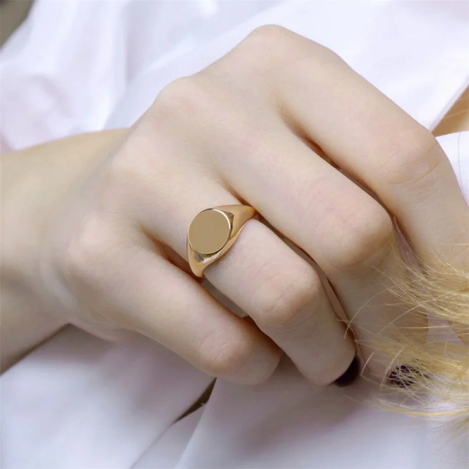 Anello circolare minimalista tridimensionale in acciaio inossidabile Emanco Fashion Style 2025, anello da donna con logo, caratterizzato da lettere, sigilli,_voghion.com