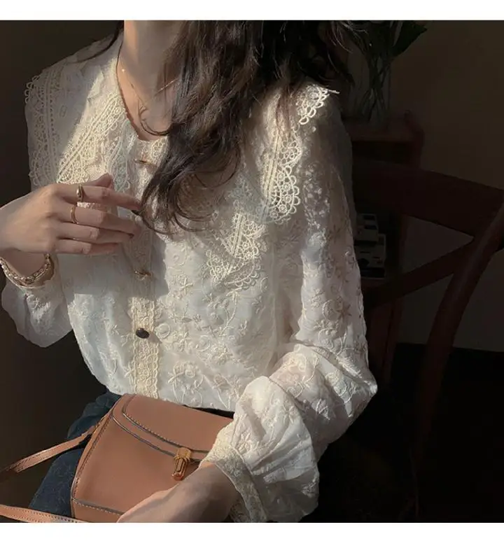 

French Vintage Lace Blouse Women Casual Elegant Long Sleeve Shirts Female Sweet Peter Pan Collar Design Korean Style Kawaii Tops