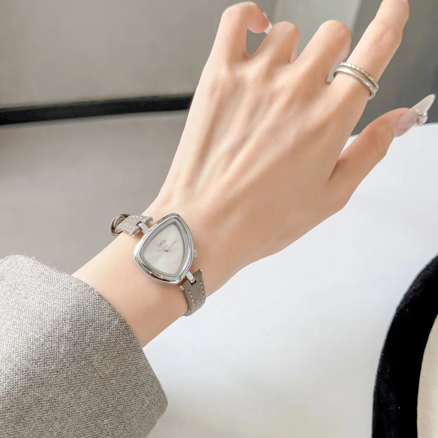 Elegant Asymmetrical Women's Watch with Leather Strap and Quartz Movement