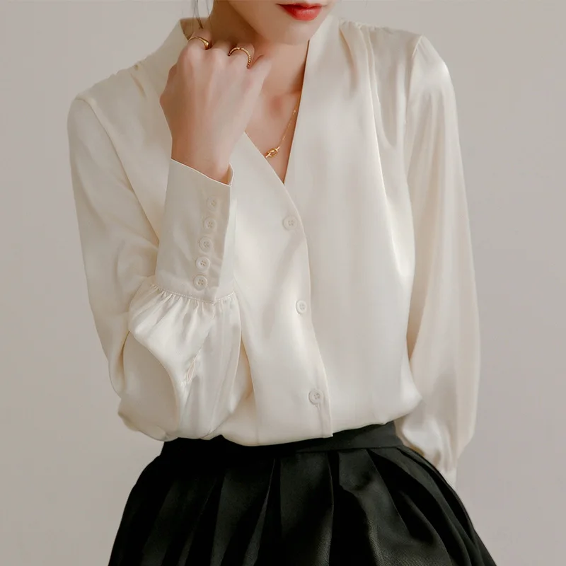 

Champagne Satin Shirt Office Lady V-Neck Button Tops 2023 Autumn Women Elegant Long Sleeve Lapel Blouse Workwear Chemise Femme