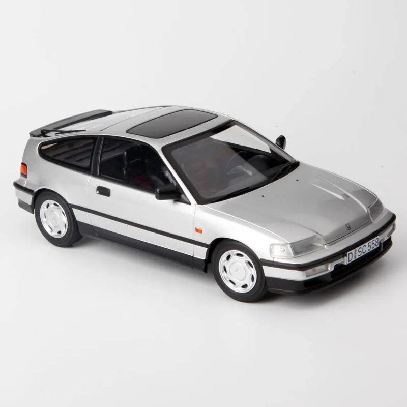 

Модель автомобиля из сплава CRX 1/18 масштаб 1990
