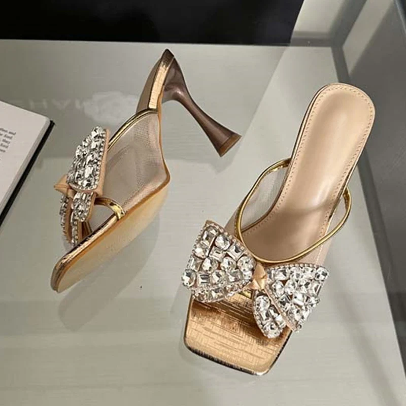 

Сандалии Liyke женские на тонком высоком каблуке, пикантные дизайнерские босоножки с квадратным носком, украшенные кристаллами и бантом, модная летняя обувь для выпускного вечера