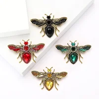 Stylish Rhinestone Bee Brooches for Women Unisex Crystal Glass Insect Pins Event Funny Luxury Gifts New Year Friends Decoration 2