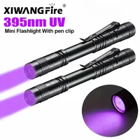 ไฟฉาย UV 395nm ไฟฉายอัลตราไวโอเลตพร้อมคลิปปากกาแบตเตอรี่ AAA แบบพกพาใช้แสงสีม่วงปัสสาวะสัตว์เลี้ยงเครื่องตรวจจับแมงป่อง UV 1