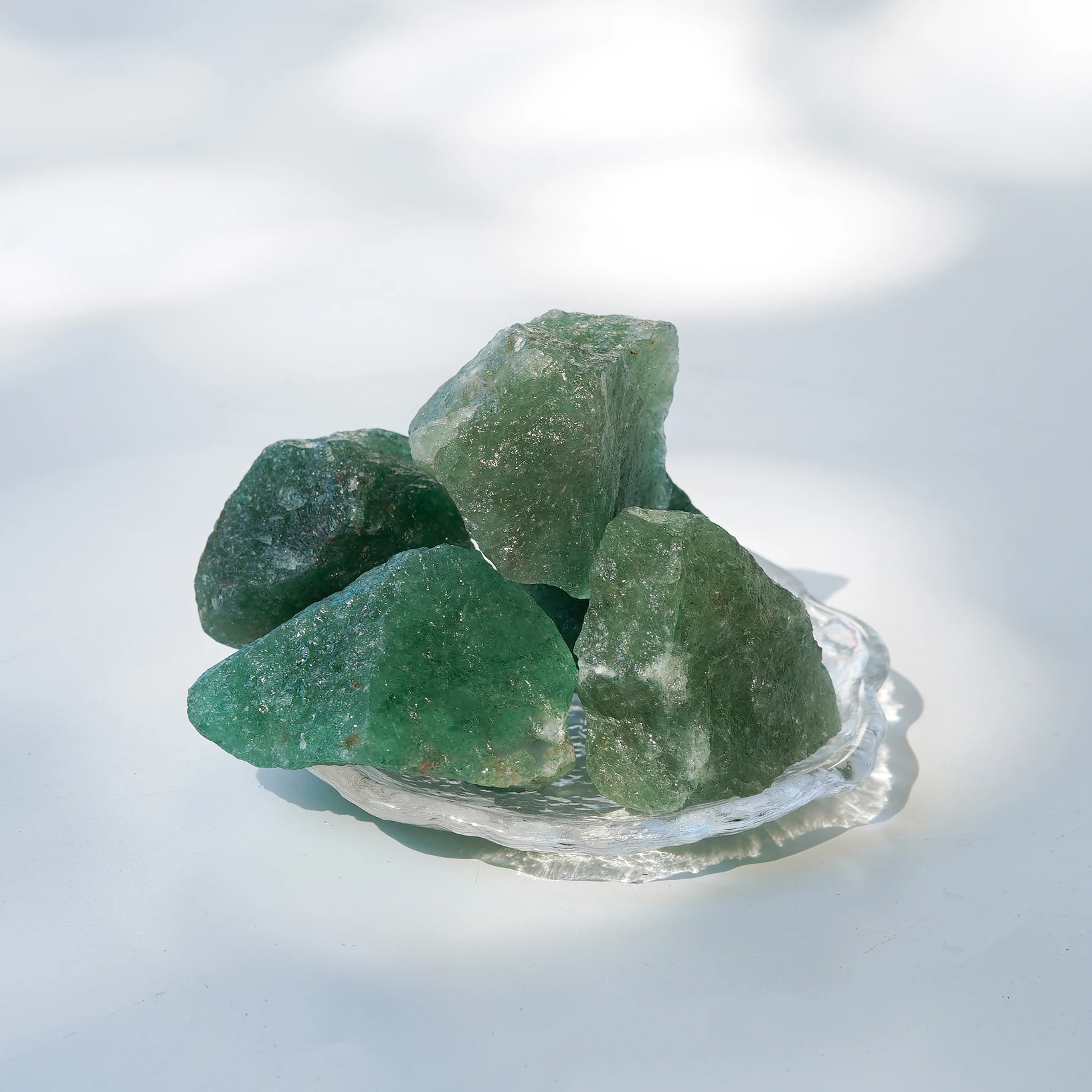 자연 불규칙한 미네랄 생 녹색 아벤토린 에너지 치유 크리스탈 수족관 정원 장식 장식 석영 시편 석재