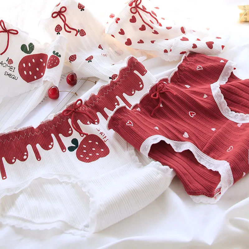 

Strawberry Hearted Printed M/L/XL Cotton Sexy 1Pcs Female Underpants Breathable Mid-waist Lace