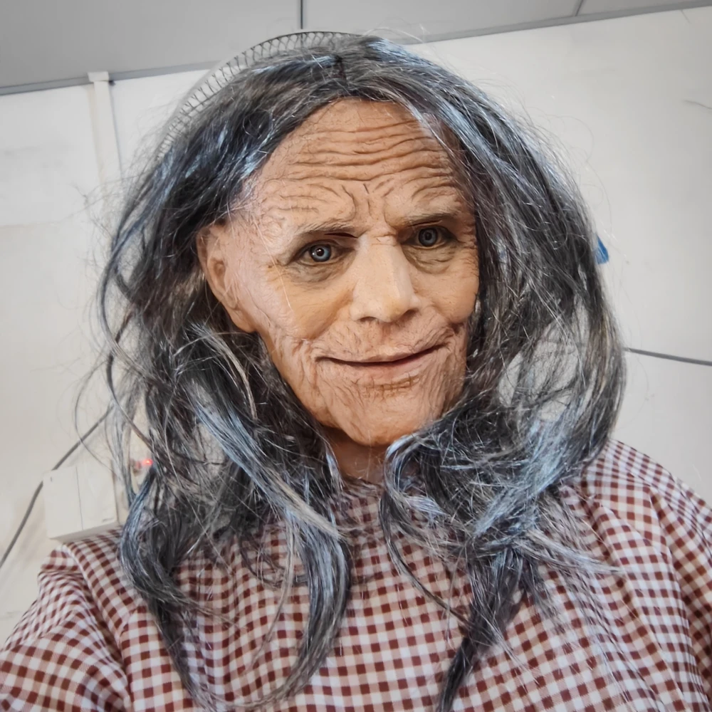 High Quality Old Lady Mask Realistic Latex Masks Wrinkle Full Head   Elder Women Helmet Halloween Cosplay Dress up Costume Props