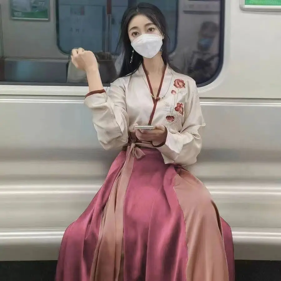 

Женская одежда Hanfu, традиционное китайское платье с изображением лошади, белое платье с вышивкой крестом и рукавами для самолета на осень и зиму