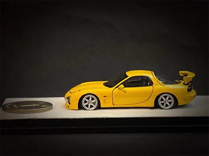 爆売り!】 1/64 黄色 FD3S RX7 マツダ 全開閉 Mazda PGM ミニカー