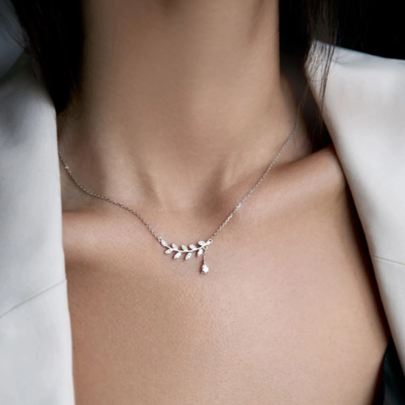 ANDYWEN 925 Sterling Silver Gold Leafs Zircon CZ Pendant Necklace Long Chain Women Drop Fine Jewelry 2023 Crystal Luxury Jewelry 5