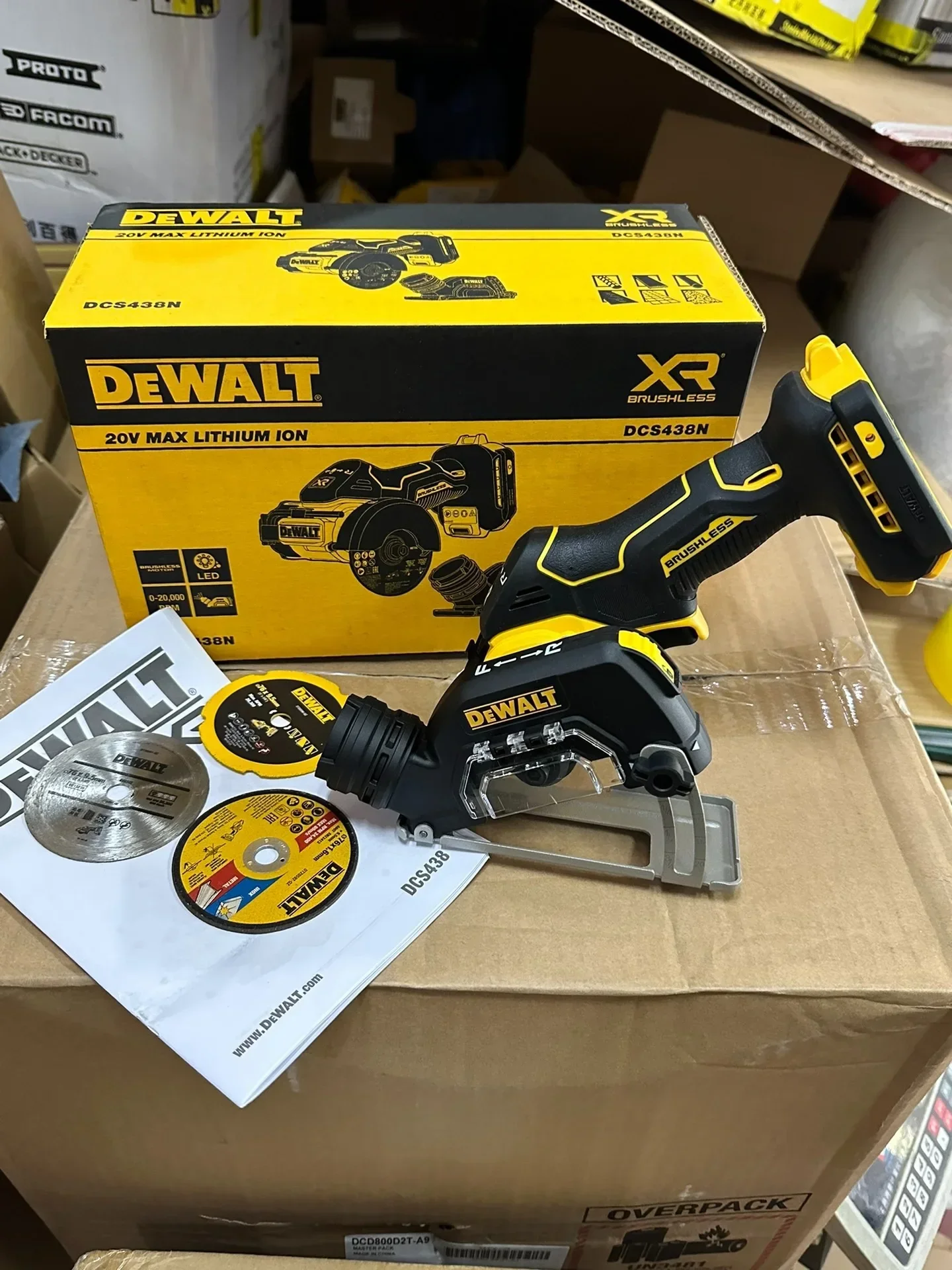 

DeWALT DCS438B 20V MAX 3" Brushless Cordless Compact Cut Off Tool - TOOL ONLY