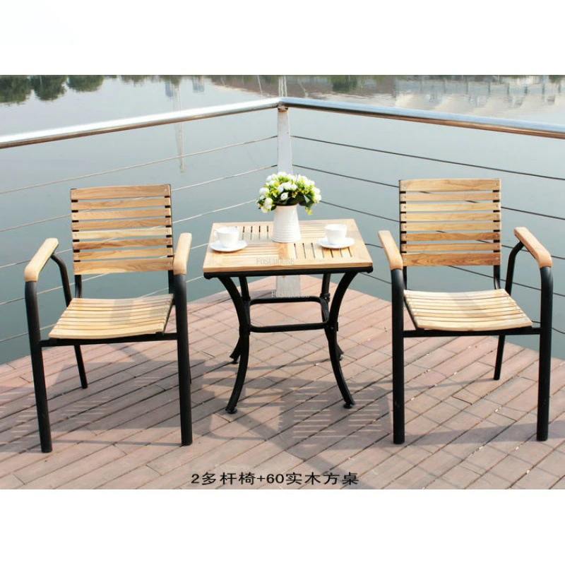 E 2 chairs 1 table