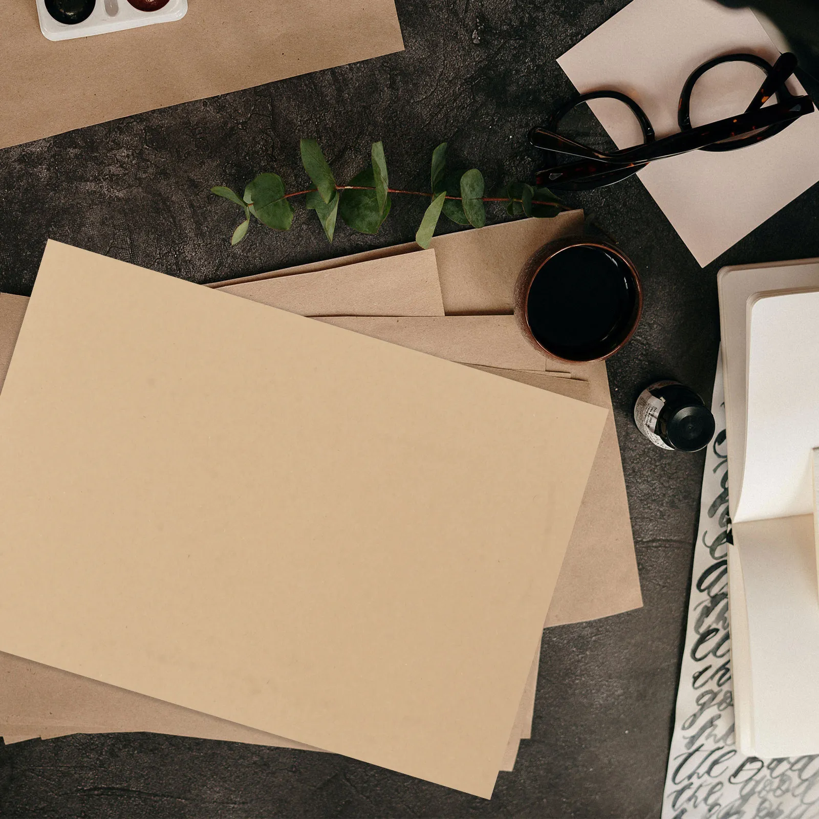 100 Folhas de Papel Kraft A4 Marrom Claro Vintage para Escrita e Embalagem 80g Perfeito para Mensagens, Scrapbooking e Convites