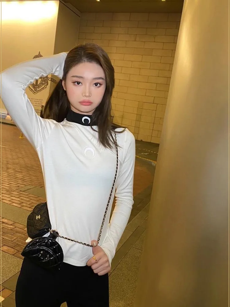 Moon Print Tshirt Women Long Sleeve Korean Slim Fit Base Top Semi High Neck Color Blocked Fashion Sunscreen Classic Versatile