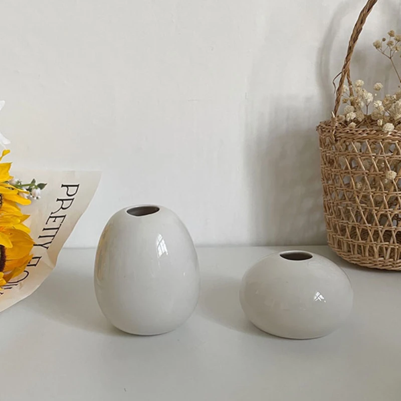 Nordic Ceramics Creative Flower Vase - Mini Decorative Plant Bottle
