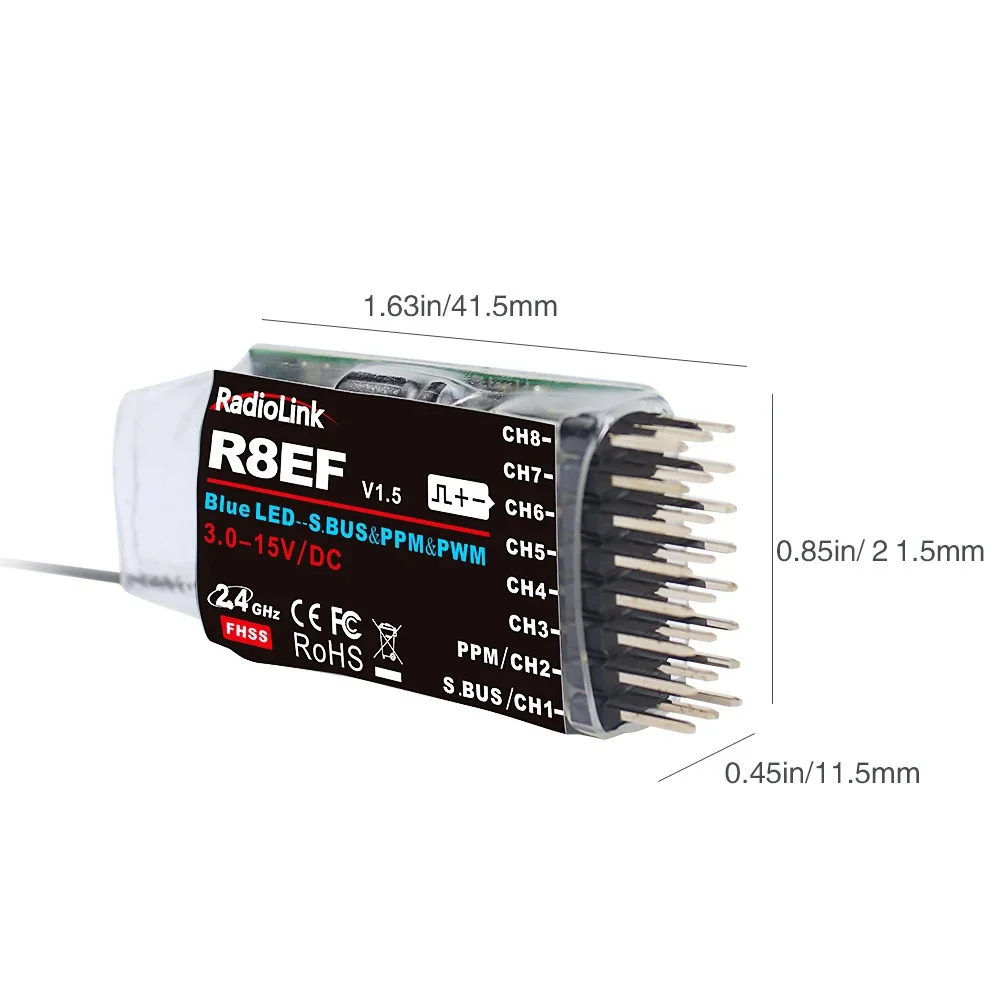 Récepteur Radiolink R8EF avec antennes déployées, prêt pour installation dans un modèle RC.