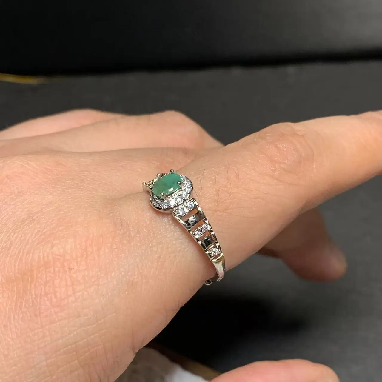 Natural Emerald Ring Adjustable Female Classic Ring Jewelry for Women Gift Wholesale High Quality Vintage Fine