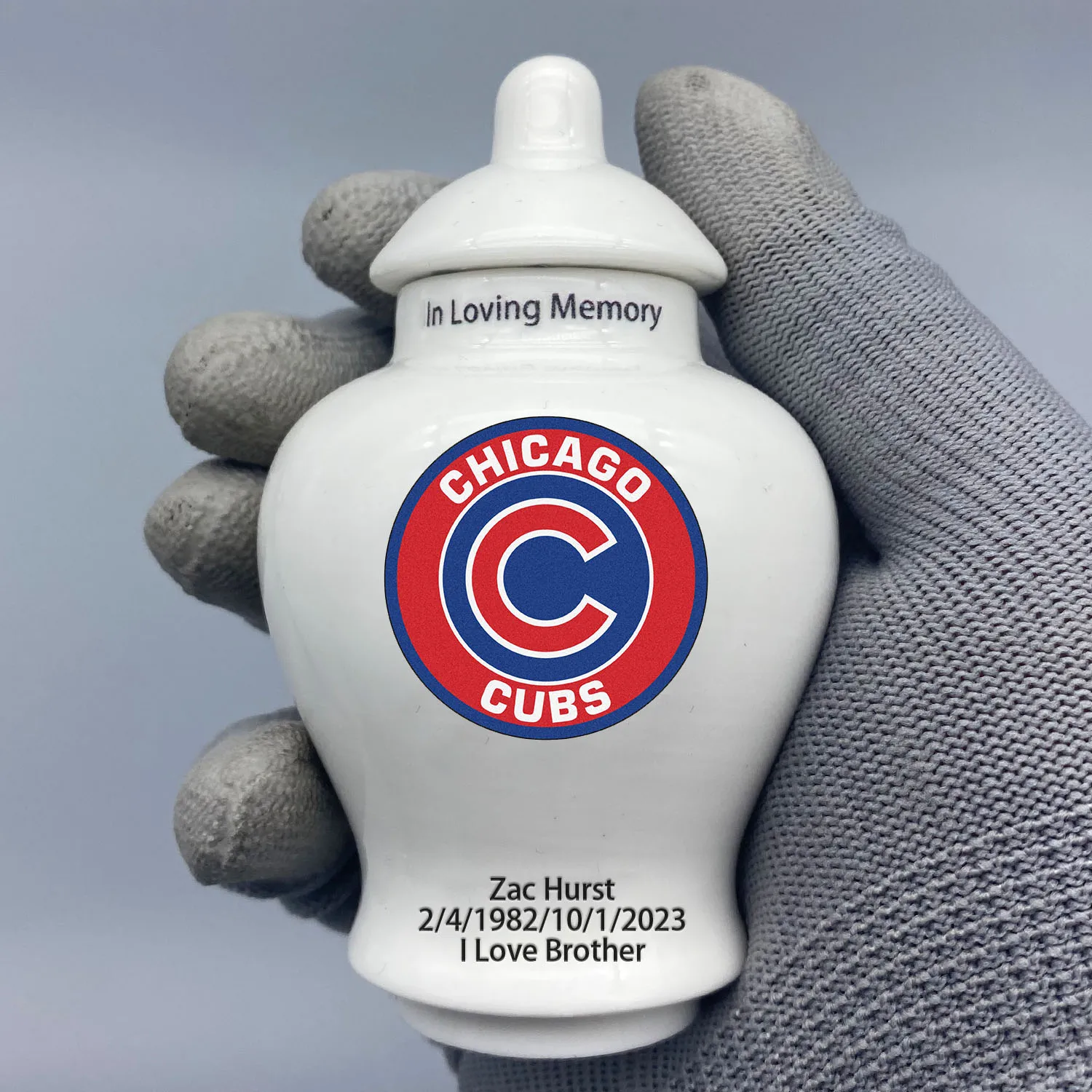 

Mini Urn for Chicago Cubs-themed Logo Custom Urn.Send me the name/date you want to appear on the urn by Remarks Message